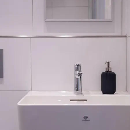 Helles Design-appartement An Der Messe Apartment Essen