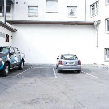 Appartement Zentral Mit Stellplatz Messe Und Uni