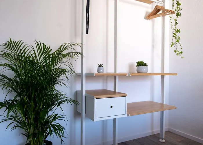 Apartment Zentral Mit Stellplatz Messe Und Uni *