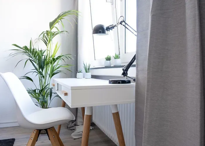 Zentral Mit Stellplatz Messe Und Uni *